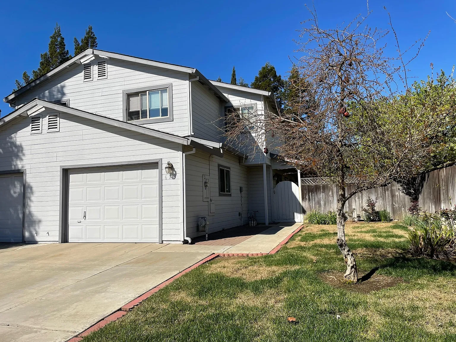 623 Robin Pl photo 1