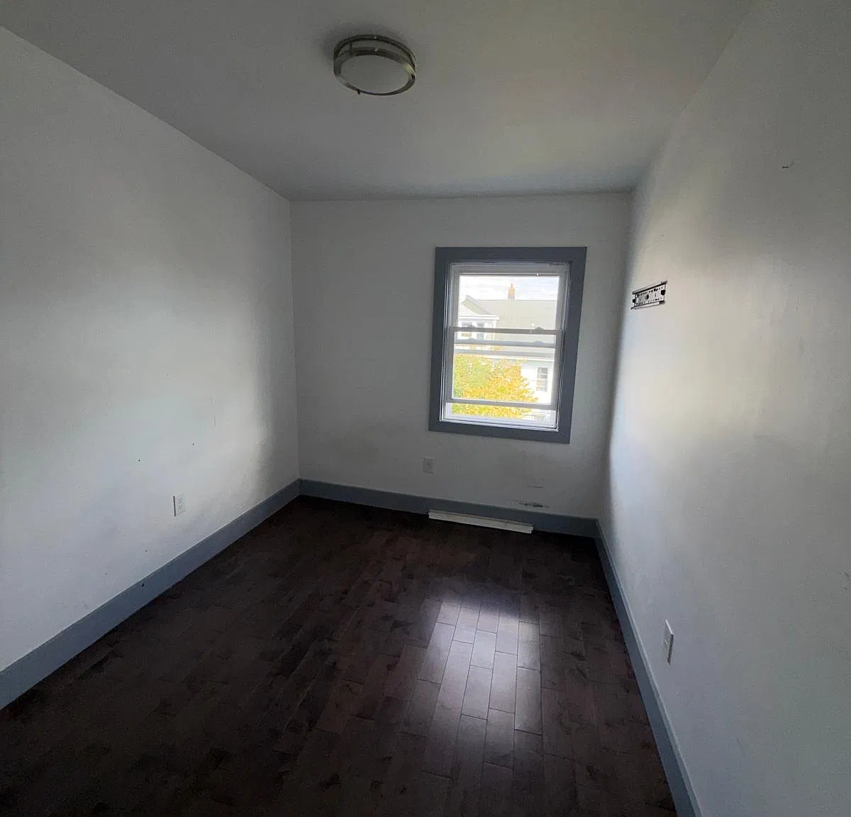 4 bed, 1.5 bath, 1350 sqft, $2,275 — Photo 3