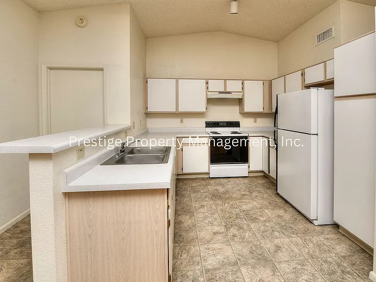 9660 E Azuma Way — Photo 5