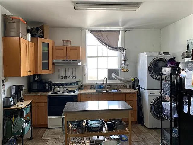 1 bed, 1.0 bath, 559 sqft, $950 — Photo 2