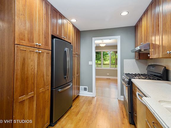 4th image of 318 Saint Andrews Dr