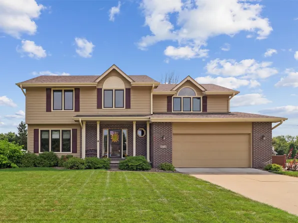 9318 Goodman Cir, Urbandale, IA 50322