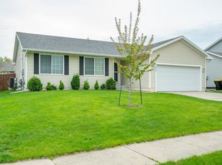395 SE Carefree Ln, Waukee, IA 50263