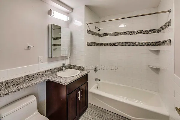 Rented by Bouklis Group | media 4