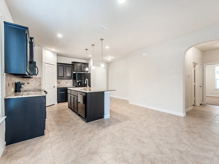 1109 Genola Dr — Photo 5