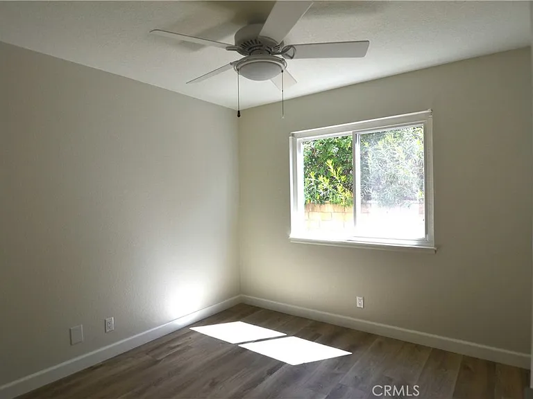 27972 Gallina — Photo 14