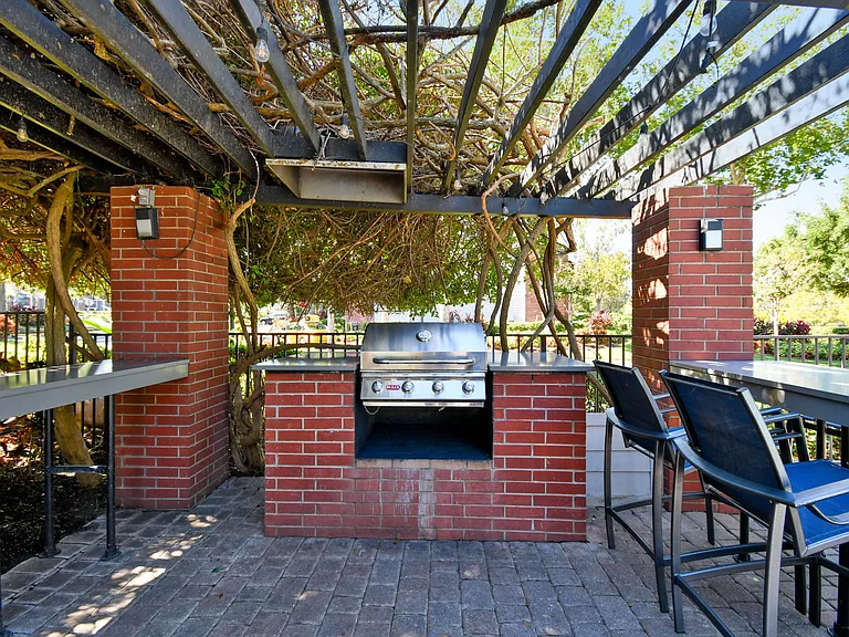 Enclave at Lake Underhill — Photo 37
