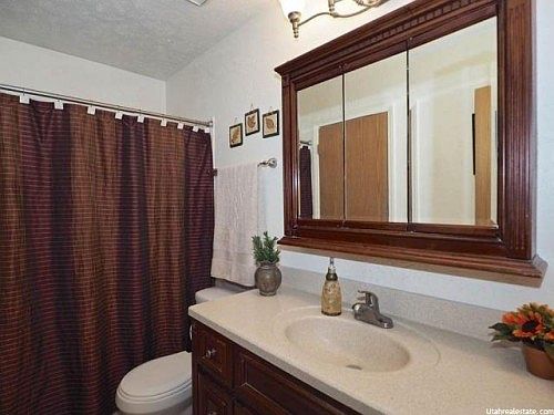 4th image of 5525 W Lilac Ave