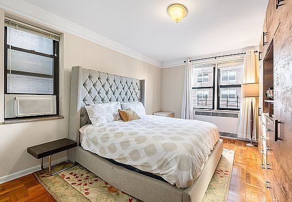 4th image of 402 E 74th St APT 5B