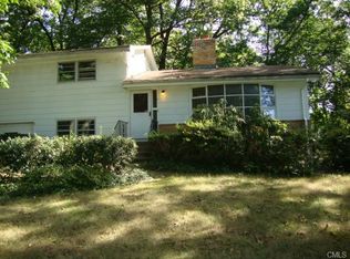 6 Old Farm Rd, Trumbull, CT 06611