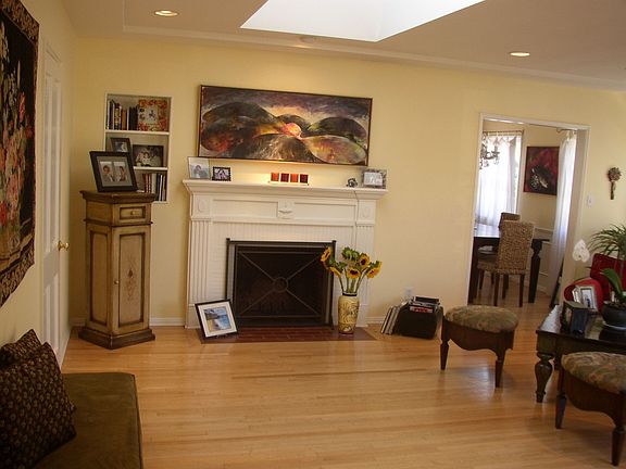 2nd image of 1348 Hill St