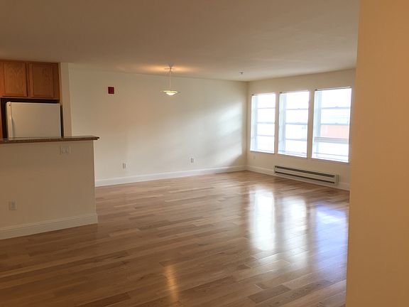 4th image of 118 Wood St APT 107