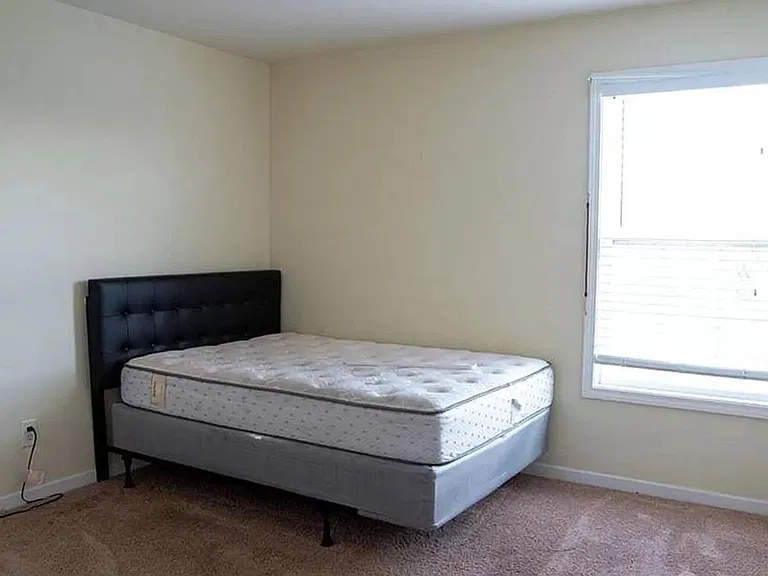 1138 Plaza Walk Dr — Photo 6