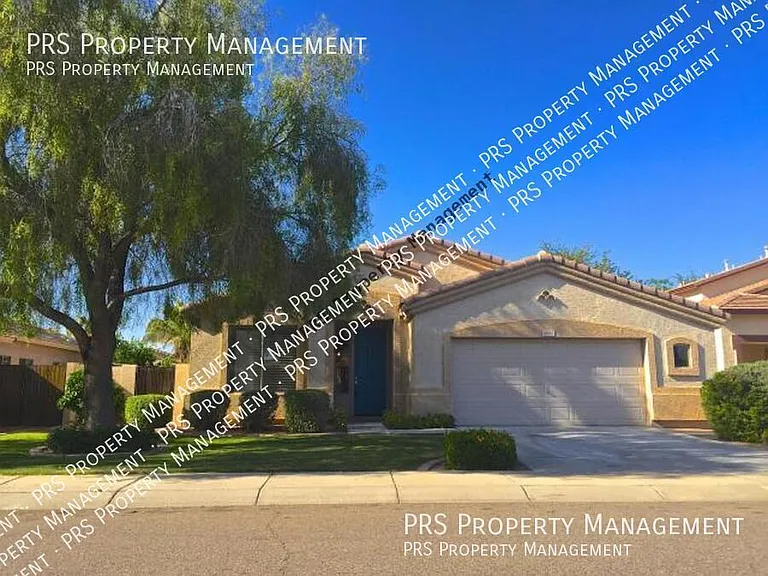 2052 E La Costa Dr — Photo 1