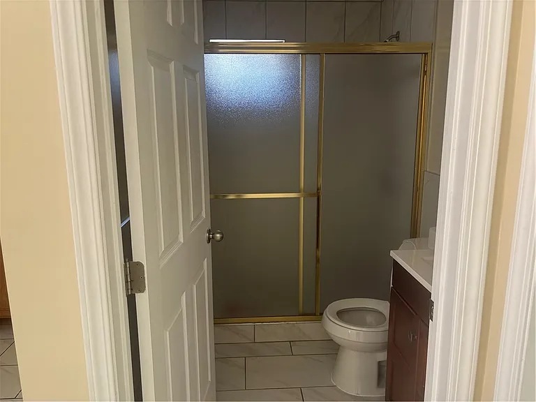 3613 W Victory Blvd — Photo 11