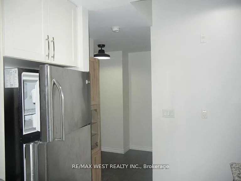 427 Aberdeen Ave #406 — Photo 13