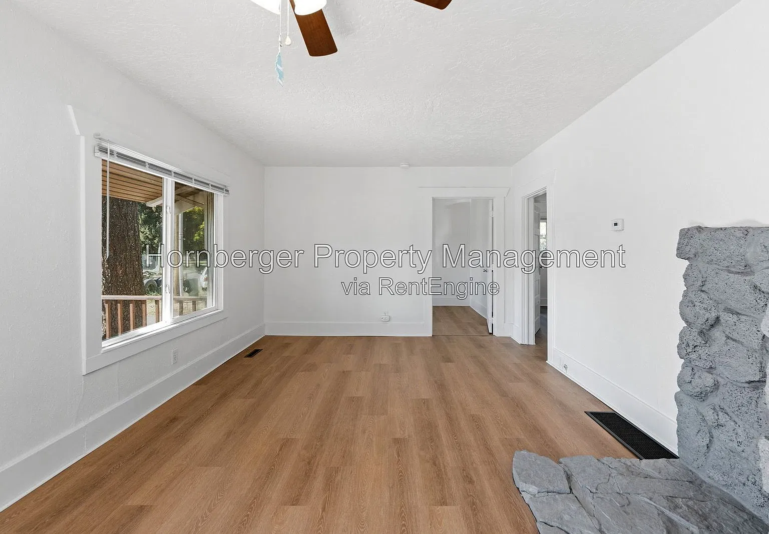 1 bed, 1.0 bath, 836 sqft, $1,250 — Photo 4