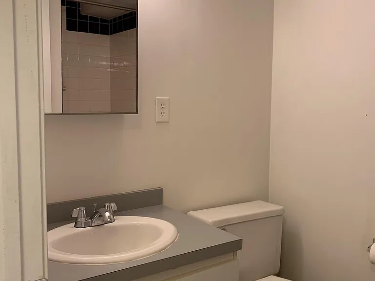 1209 Locust St #3F — Photo 5