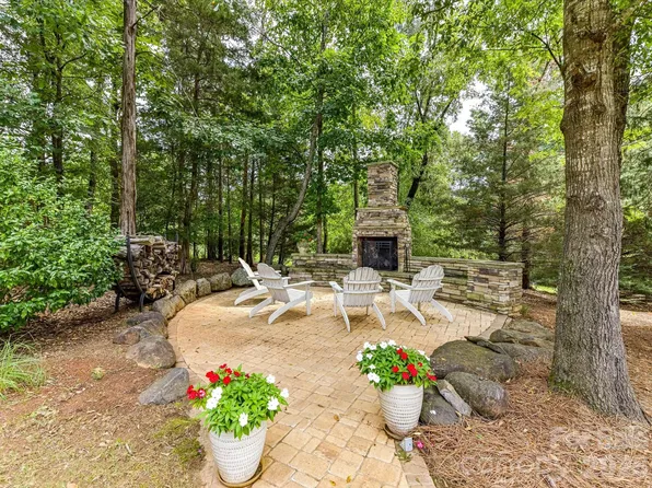 12323 Cherrybark Ln, Charlotte, NC 28278