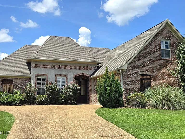 102 Oak Meadow Ct — Photo 1