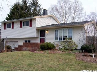 12 Ilex Ln, Liverpool, NY 13090