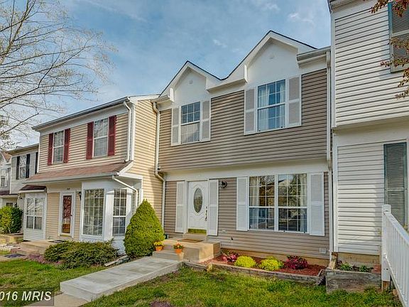 3rd image of 207 Aston Ct