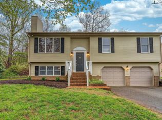 1821 Melissa Cir, Vinton, VA 24179