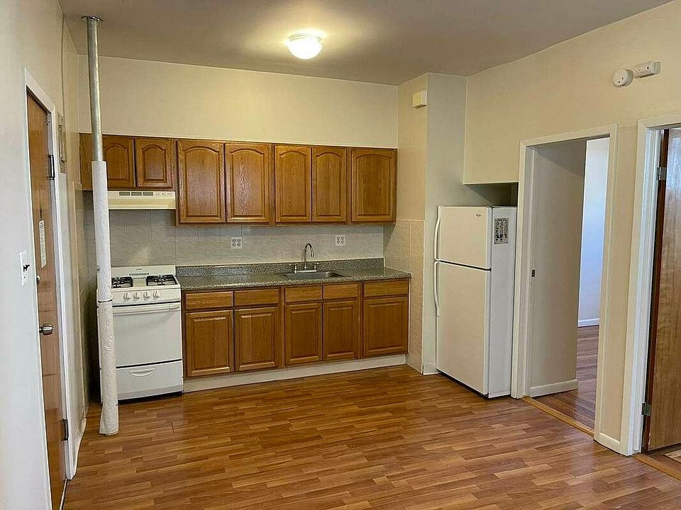 1st image of 3138 38th St APT 2