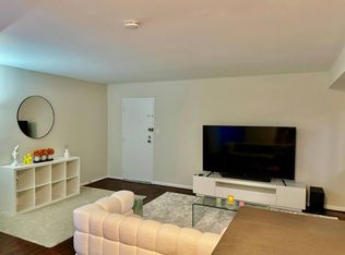 3330 S 28th St APT 401, Alexandria, VA 22302