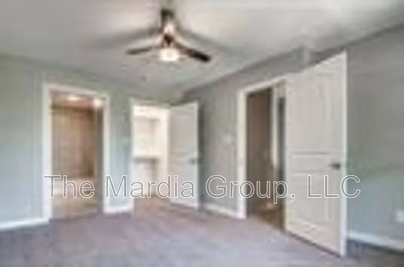 2 bed, 2.5 bath, 1294 sqft, $1,700 — Photo 3