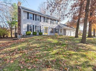 9 Carriage Way W, Saint Peters, MO 63376