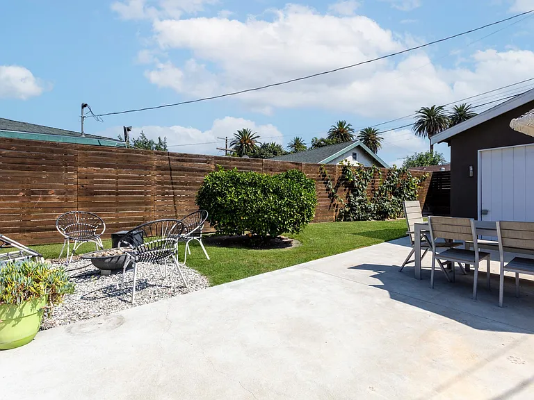 2918 S Harcourt Ave — Photo 24