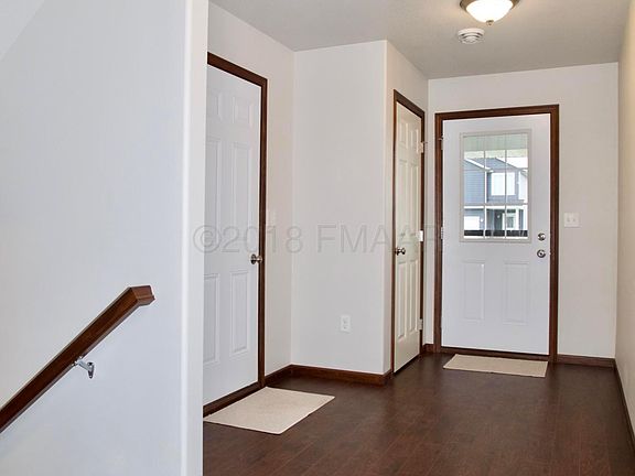 2nd image of 921 28th Ave W