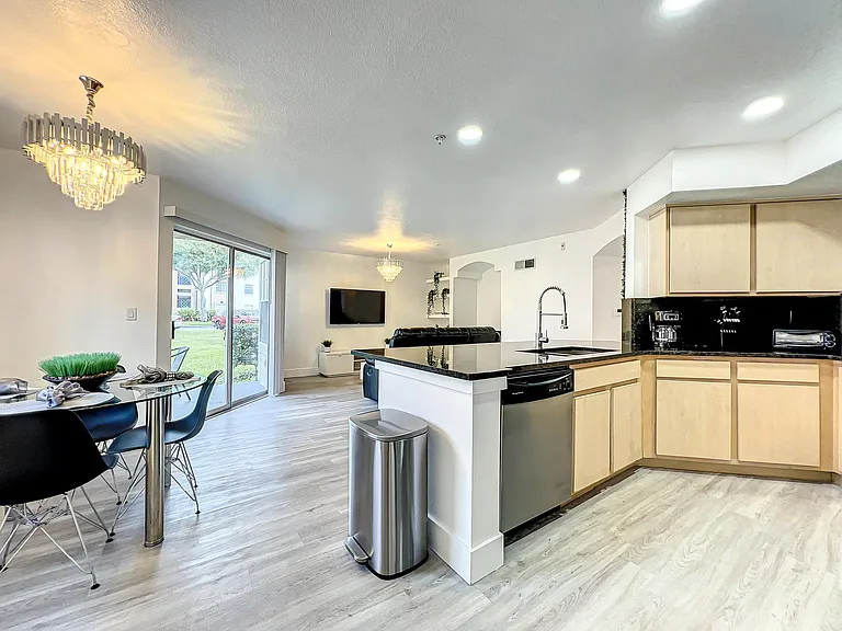 7300 Westpointe Blvd #712 — Photo 10
