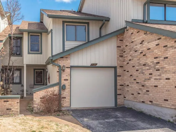 2032 Silent Spring Dr, Maryland Heights, MO 63043