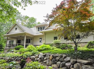 10740 Aqua Ln, South Lyon, MI