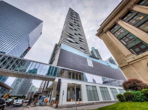 88 Harbour St, Toronto, ON