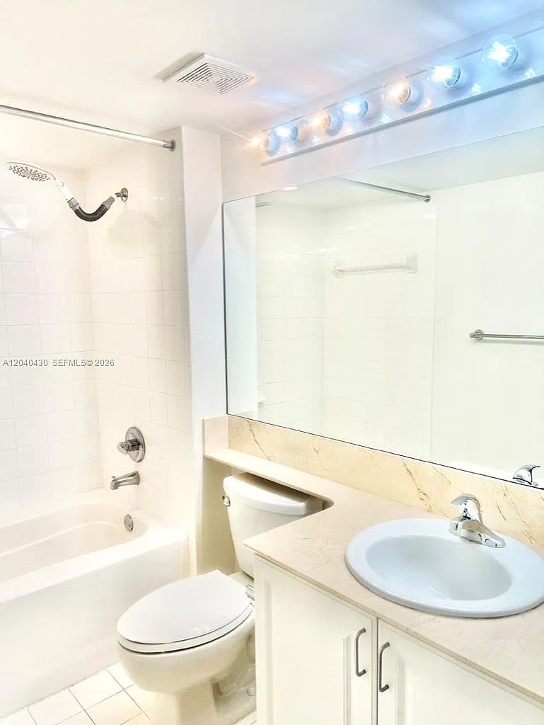 1 bed, 1.0 bath, $2,800 — Photo 3