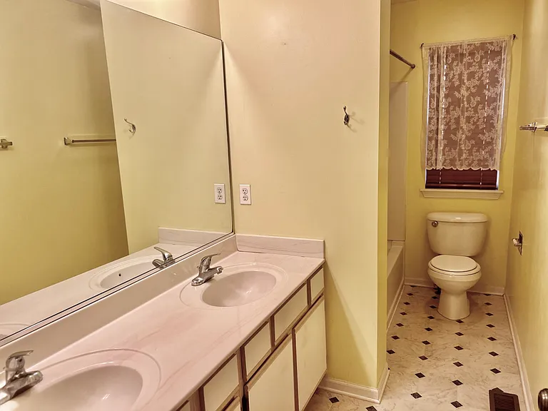 21509 W Georgetown Dr — Photo 7