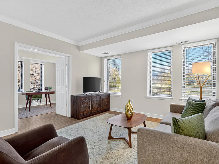 The Saratoga Apartments — Photo 8