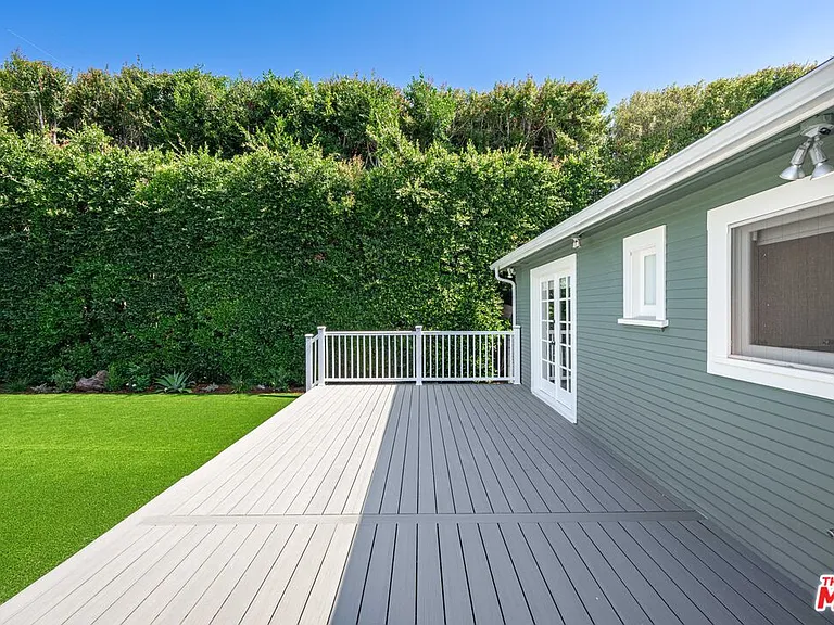 1441 N Ogden Dr — Photo 36