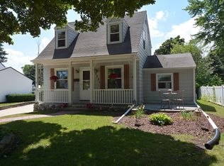 2637 S Van Dyke Pl, West Allis, WI 53219