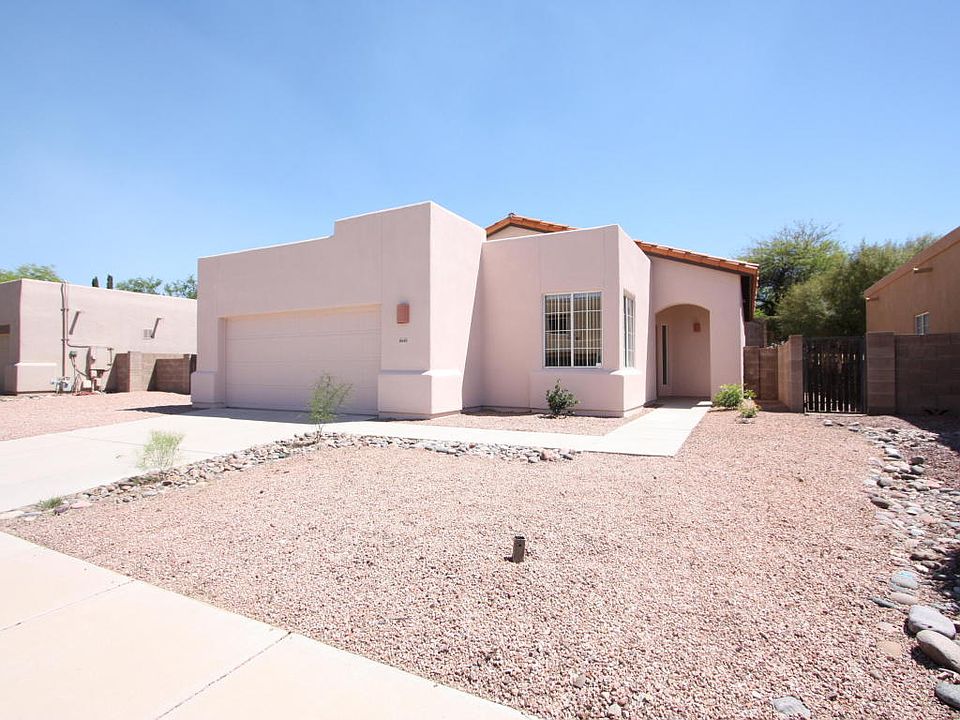 1st image of 10660 E Northern Crest Dr