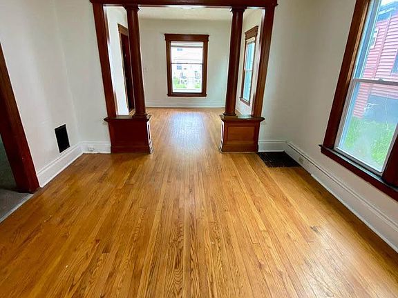 2nd image of 343 W Ostrander Ave Unit 1