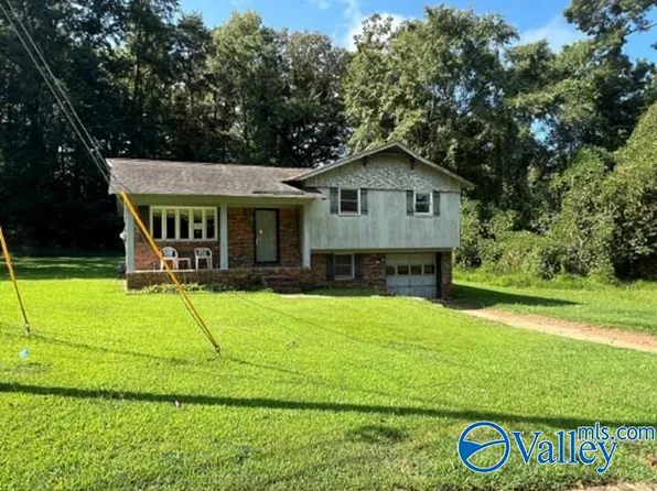 3013 Tall Tree Ln, Adamsville, AL 35005