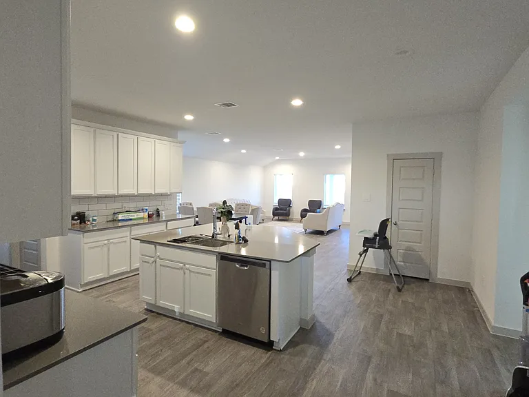 6930 Escobedo Ln — Photo 5