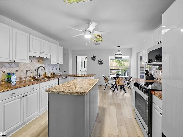 2423 Everest Pkwy — Photo 13