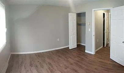 904 Baker St — Photo 5