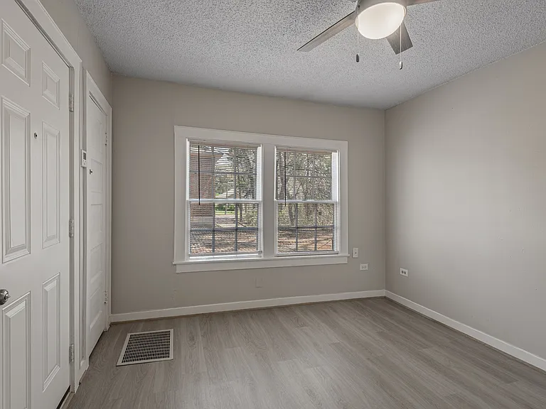 811 Sam Houston Ave #B — Photo 1