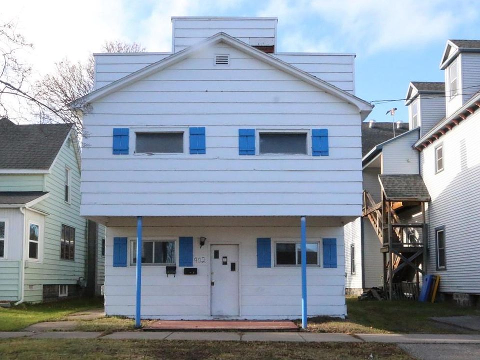 1st image of 902 Young St